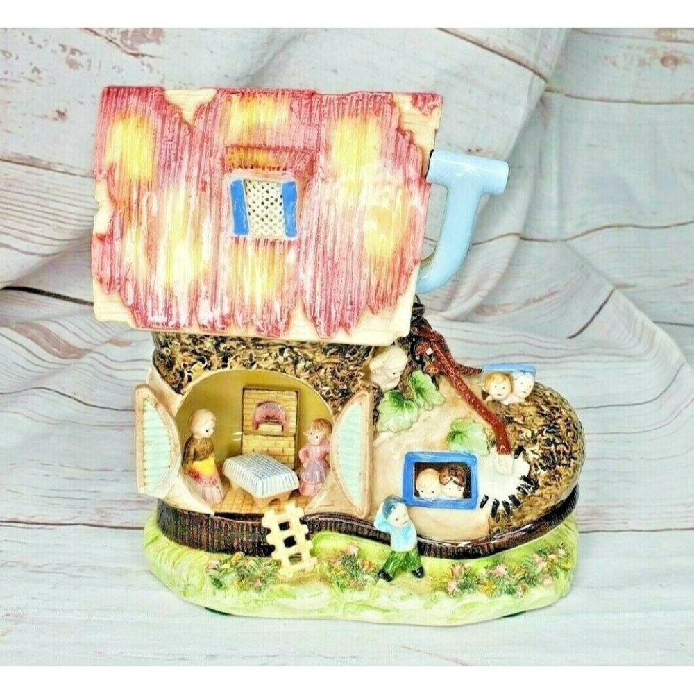 Vintage Royal Sealy Porcelain Ceramic Home Décor Made In Japan 3D Boot House